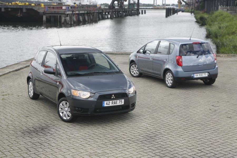  Mitsubishi Colt 2009 года  (фото 19 из 36)